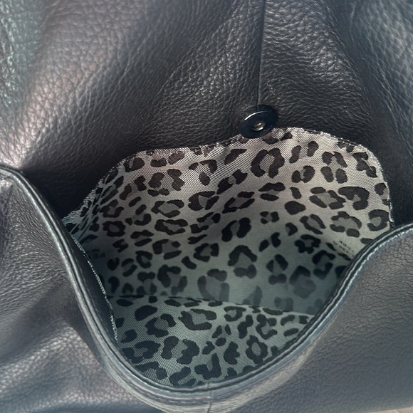 PERLINA Black Leather SHOULDER BAG - Picture 9 of 10